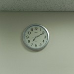守山駅西教室に時計をつけていただきました。